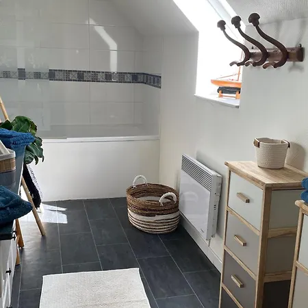 Maison Verdoyante Avec Piscine, 5 Min Du Mans - Fr-1-410-443 *